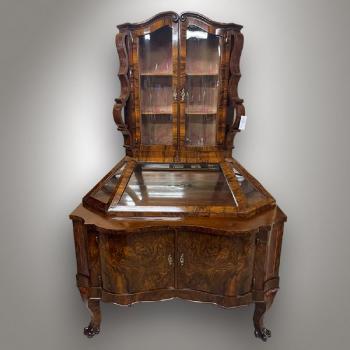 Vitrine - walnut veneer, brass - 1910 Vitrine - walnut veneer, brass - 1910