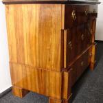Chest of drawers - walnut veneer, French polish - 1820