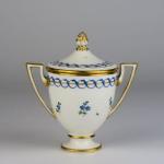 Pair of Porcelain Vases with Lid - white porcelain - Wien 1799 - 1799