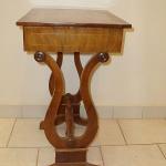 Small Table - walnut wood - 1830