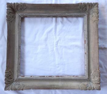 Frame with cut corners and light patina on gold ba