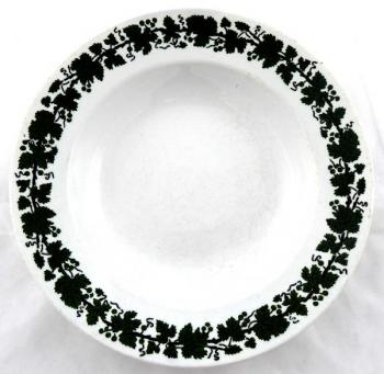 Plate with wreath of vine leaves