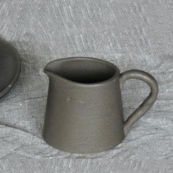 Milk jug basalt gray