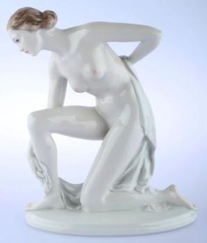 Porcelain Girl Figurine - white porcelain - Karl Lysek (1871 Fulnek, Moravia - 1956 Coburg, Bavaria) - 1930