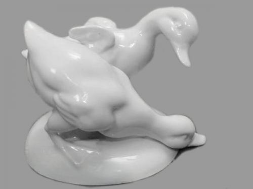 Porcelain Figurine - white porcelain - Pirken Hammer Bezov - 1930
