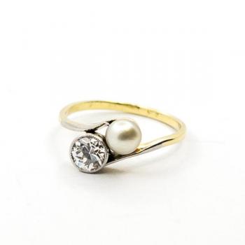 Ladies' Gold Ring - 1923 Ladies' Gold Ring - 1923