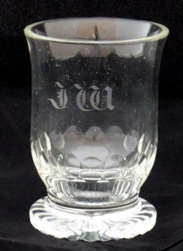 Glass on round solid foot, cut Glass on round solid foot, cut