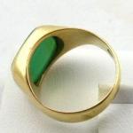 Gold ring with natural chrysoprase Gold ring with natural chrysoprase