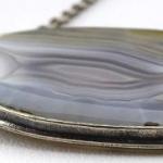 Silver chain and pendant with agate Silver chain and pendant with agate