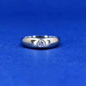 White Gold Ring - white gold, brilliant cut diamond - 2010 White Gold Ring - white gold, brilliant cut diamond - 2010