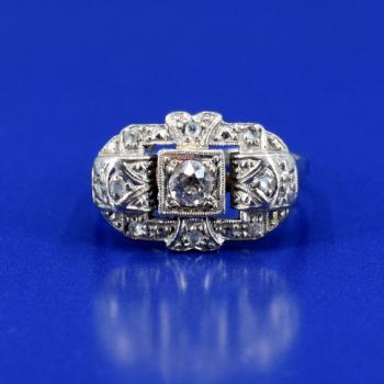 Ring - gold, diamond - 1930 Ring - gold, diamond - 1930