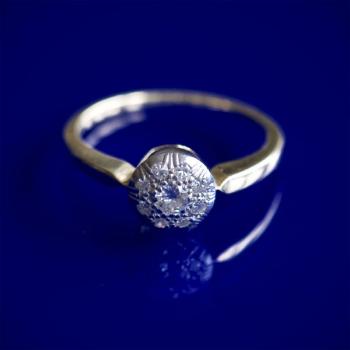 Gold ring with diamonds Gold ring with diamonds