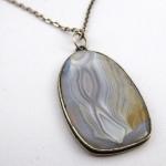 Silver chain and pendant with agate Silver chain and pendant with agate