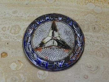 Badge - metal - 1930 Badge - metal - 1930