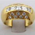 Ring with diamond baguettes and diamonds, yellow g Ring with diamond baguettes and diamonds, yellow g