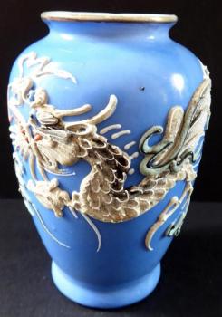 Small blue vase - gray Chinese dragon Small blue vase - gray Chinese dragon