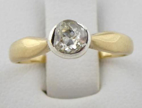 Gold ring with brilliant cut diamond 0,35 ct Gold ring with brilliant cut diamond 0,35 ct