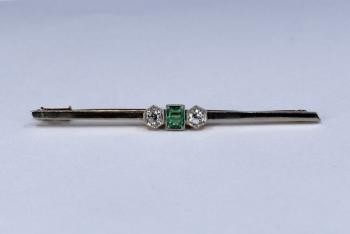 Gold Brooch - brilliant cut diamond, emerald - 1915 Gold Brooch - brilliant cut diamond, emerald - 1915