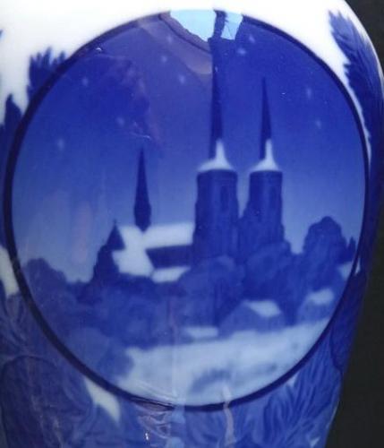 Christmas vase with church and pinecones - Copenha Christmas vase with church and pinecones - Copenha