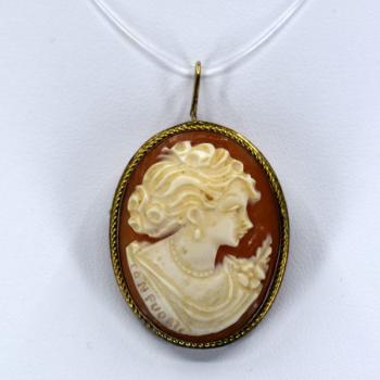Brooch with cameo Brooch with cameo