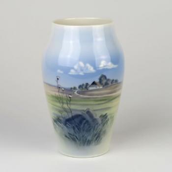 Porcelain Vase - white porcelain - 1960 Porcelain Vase - white porcelain - 1960