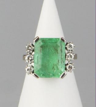 Ring - gold, diamond - 1980 Ring - gold, diamond - 1980