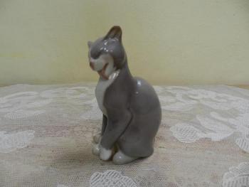 Porcelain Figurine - porcelain - 1950 Porcelain Figurine - porcelain - 1950