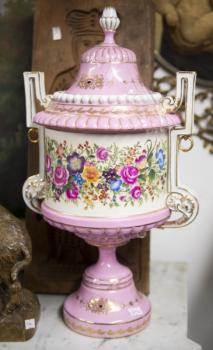 Pair of Porcelain Vases with Lid - gilded brass, porcelain - 1950 Pair of Porcelain Vases with Lid - gilded brass, porcelain - 1950