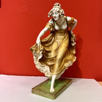 Porcelain Girl Figurine - AMPHORA, Riessner-Stellmacher a Kessel - 1905 Porcelain Girl Figurine - AMPHORA, Riessner-Stellmacher a Kessel - 1905