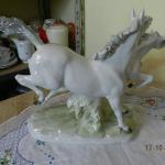 Porcelain Group of Figures - white porcelain - Hutschenreuther Germany - 1950 Porcelain Group of Figures - white porcelain - Hutschenreuther Germany - 1950