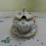 Box - white porcelain - 1930 Box - white porcelain - 1930