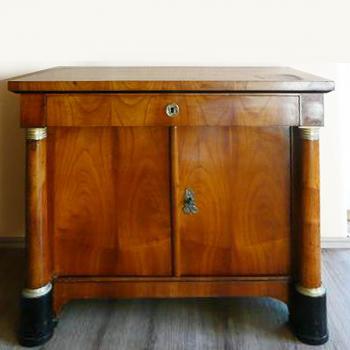 Chest of drawers - solid wood, cherry veneer - Biedermeier - 1820 Chest of drawers - solid wood, cherry veneer - Biedermeier - 1820