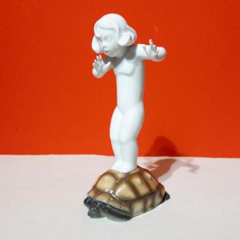 Porcelain Girl Figurine - Rosenthal - 1936 Porcelain Girl Figurine - Rosenthal - 1936