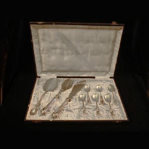 Set of spoons, serving cutlery Set of spoons, serving cutlery