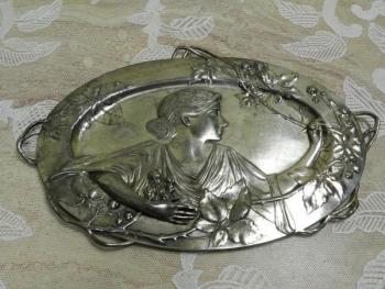 Platter - metal - 1900 Platter - metal - 1900