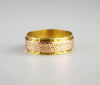 Ring - gold - 1985 Ring - gold - 1985