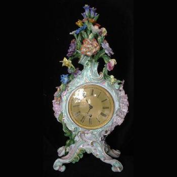 Meissen clock with floral decor Meissen clock with floral decor