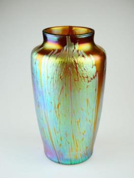 Vase - iridescent glass - Johann Loetz Witwe, Klášterský Mlýn (Klostermühle) - 1905 Vase - iridescent glass - Johann Loetz Witwe, Klášterský Mlýn (Klostermühle) - 1905