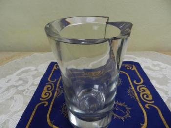 Vase - glass, cut glass - 1986 Vase - glass, cut glass - 1986