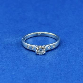 White Gold Ring - white gold, brilliant cut diamond - 1970 White Gold Ring - white gold, brilliant cut diamond - 1970