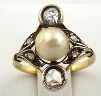 Art Nouveau gold ring with diamonds and sea pearl Art Nouveau gold ring with diamonds and sea pearl