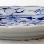 Plate with traditional onion pattern Plate with traditional onion pattern