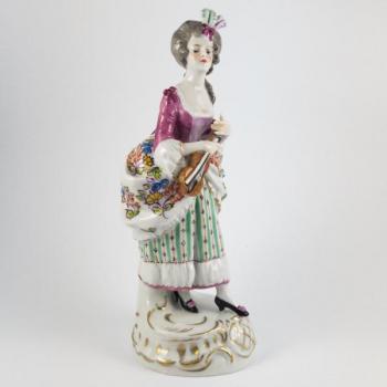 Porcelain Girl Figurine - Volkstedt - Rudolstadt - 1905 Porcelain Girl Figurine - Volkstedt - Rudolstadt - 1905