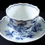 Mocha cup onion pattern - Meissner Ofen-und Porzel Mocha cup onion pattern - Meissner Ofen-und Porzel