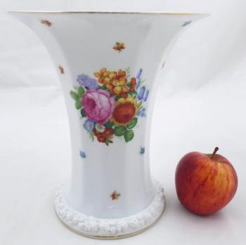 Porcelain Vase - porcelain - 1922 Porcelain Vase - porcelain - 1922