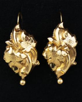 Earrings - hollow gold - 1870 Earrings - hollow gold - 1870