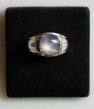 Ring - white gold, diamond - 1990 Ring - white gold, diamond - 1990