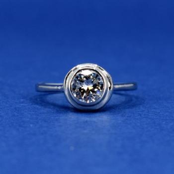 White gold ring with a 0.80 ct diamond White gold ring with a 0.80 ct diamond