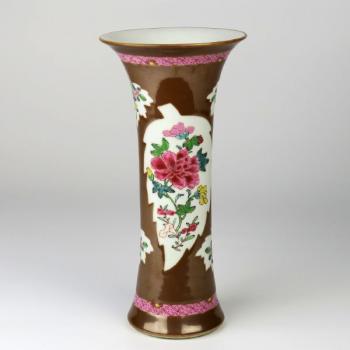 Porcelain Vase - white porcelain - 1730 Porcelain Vase - white porcelain - 1730