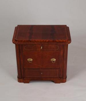 Commode - 1830 Commode - 1830